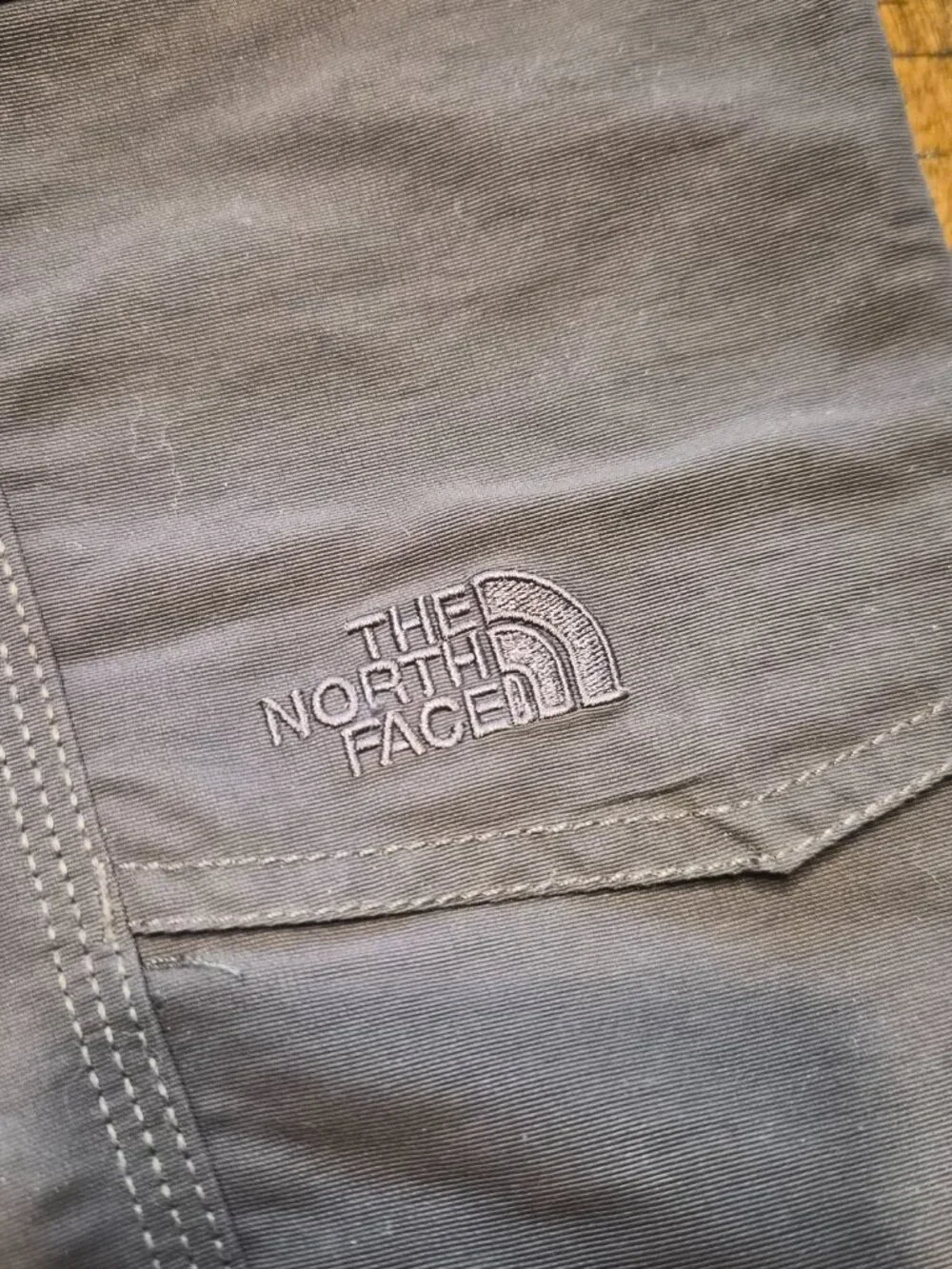 The North Face Cargo Pants Men XL Black Nylon Convertible Shorts Hiking G689